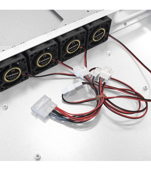 Серверный корпус ExeGate Pro 1U650-04 (RM 19', высота 1U, глубина 650, БП 300ADS, USB)