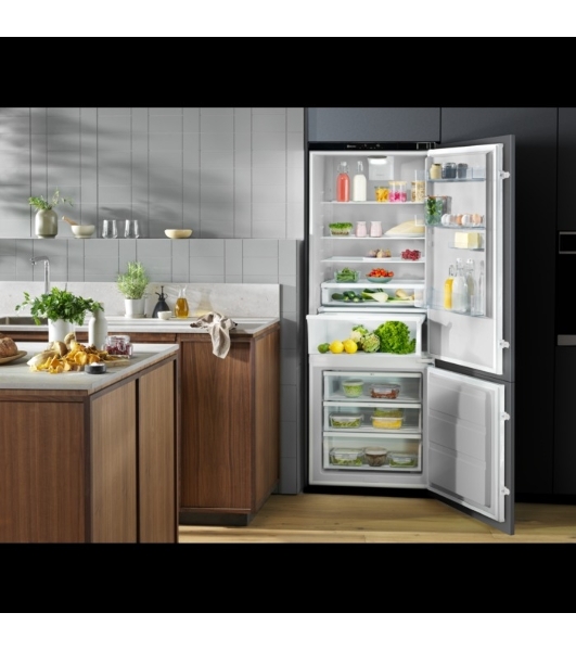 Встраиваемый холодильник Electrolux ENP7TD75S, комбинированный No Frost, Размеры ВxШxГ [мм]: 1884x696x549, сенсорное управление с символьным дисплеем, Динамическая система охлаждения в холодильной камере, система охлаждения в морозильной камере - No Frost, крепление дверцы на направляющих, A++ класс энергопотребления, Большой ящик на телескопических направляющих, MultiSpace, Flexi shelf, Инверторный компрессор