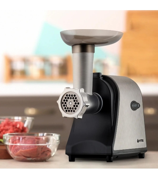 Мясорубка электрическая Vitek VT-3636 серебристый, 1700 Вт, 1.7 кг/мин, реверс, насадки - 4