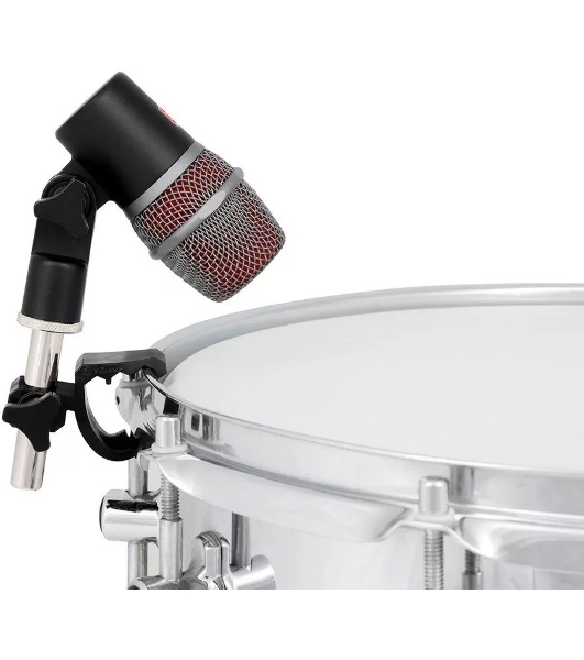 Микрофон динамический sE Electronics V BEAT инструментальный, для малых барабанов и томов, 30 Гц 19 кГц, суперкардиоида, комплектация: резьбовой адаптер, чехол на молнии, ветрозащита, гайка с накаткой для надежной фиксации микрофона