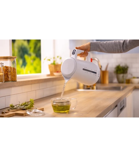 Электрочайник Bosch TWK3M121 белый, 1.7 л, 2400 Вт, скрытый нагревательный элемент