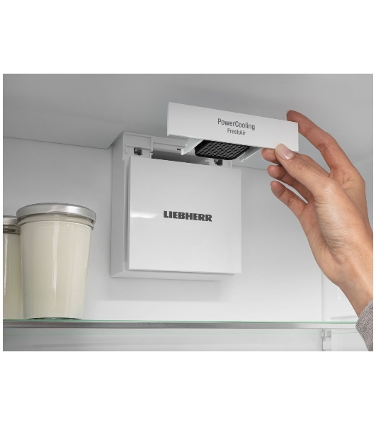Холодильник Liebherr Pure CNsdc 5703-22 001 серебристый SmartSteel двухкамерный 266/94л морозилка снизу
