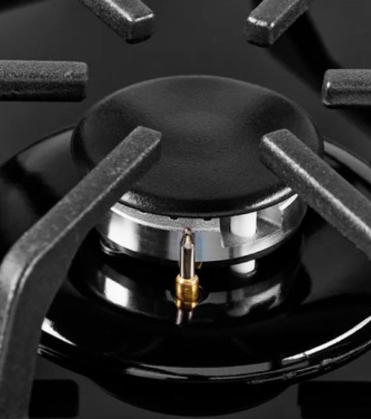 Варочная поверхность Kuppersberg FG 30 B, газ, High-Tech, 30 см, автоматический электроподжиг, газ-контроль, SABAF конфорки, чугунные решетки, цвет черное стекло, цвет фурнитуры черный