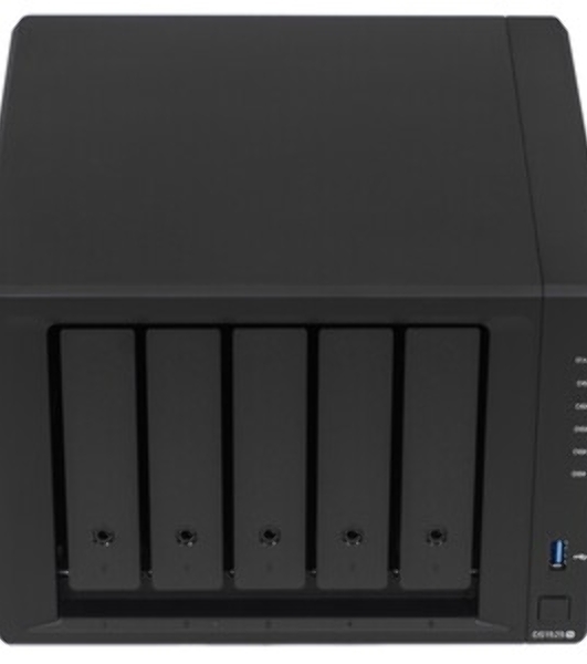 СХД настольное исполнение Synology 5BAY NO HDD USB3 DS1525+
