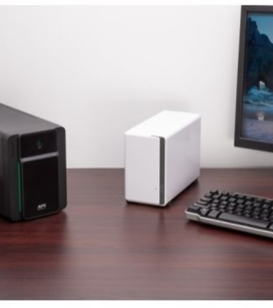Источник бесперебойного питания APC Easy-UPS BVX1600LI 900Вт 1600ВА черный
