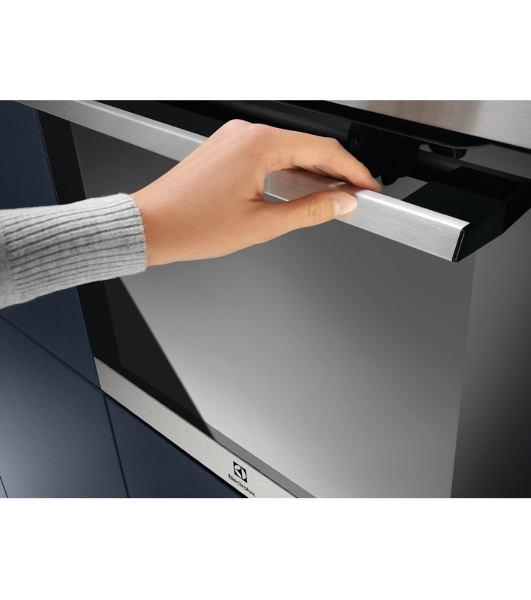 Встраиваемая электрическая духовка Electrolux EOF4P56X