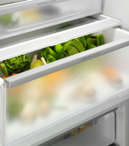 Встраиваемый холодильник Electrolux ENP7TD75S, комбинированный No Frost, Размеры ВxШxГ [мм]: 1884x696x549, сенсорное управление с символьным дисплеем, Динамическая система охлаждения в холодильной камере, система охлаждения в морозильной камере - No Frost, крепление дверцы на направляющих, A++ класс энергопотребления, Большой ящик на телескопических направляющих, MultiSpace, Flexi shelf, Инверторный компрессор