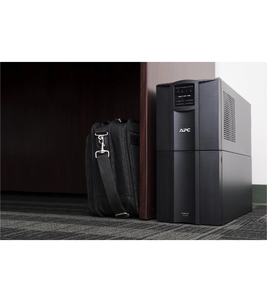 Источник бесперебойного питания APC Smart-UPS SMT2200IC 1980Вт 2200ВА черный