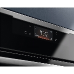 Духовой шкаф Electrolux с паром SteamCrisp, основной цвет - нержавеющая сталь, сенсорное управление, цветной ЖК-дисплей, электронное регулирование времени и температуры, будильник, таймер отключения, отложенный старт, хромированные направляющие из нержавеющей стали Easy Entry , телескопические направляющие FlexiRunners (1 ур) с изменением высоты установки, 3 стекла, пиролитическая очистка, термощуп, плавное закрытие дверцы SoftClosing, Италия, фото3