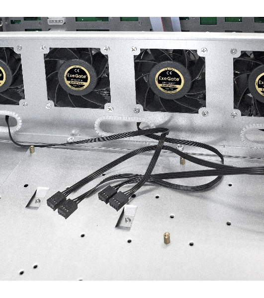 Серверный корпус ExeGate Pro 3U660-HS16 (RM 19', высота 3U, глубина 660, БП 2U-1080ADS,16xHotSwap, USB)