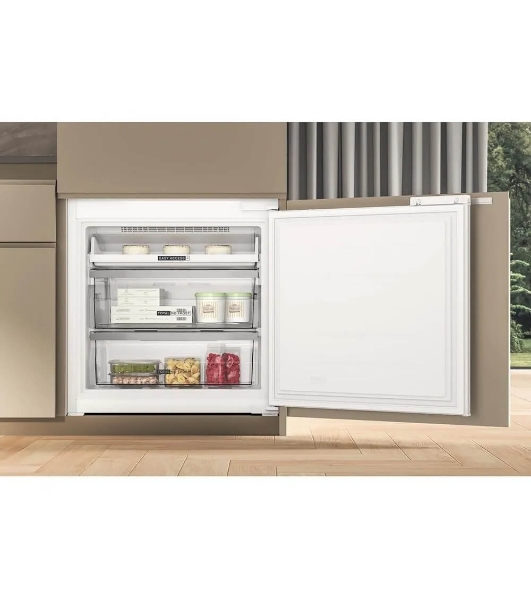 Холодильник встраиваемый Whirlpool WHSP70T241P 70 см, 193.5х54.3х69 см, 295/95 л, инверторный компрессор, автоматическая разморозка, зона свежести влажная, сенсорное управление, технология 6 SMYSL FreshControl, MultiFlow, FreezeControl, перенавешиваемые дверцы, скользящие направляющие, Италия